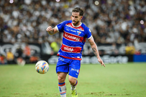 Fortaleza acerta renovação de contrato de Lucas Sasha até o fim de 2026