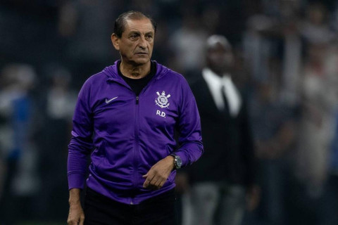 Ramón Díaz e Luís Zubeldía são cotados para assumir o Fortaleza após demissão de Vojvoda