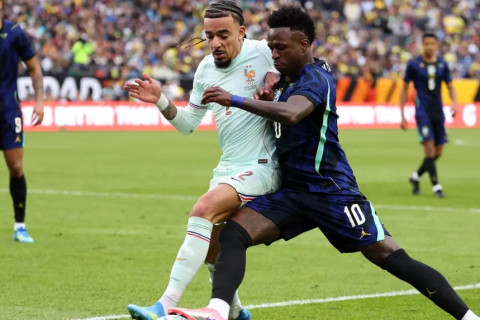 Brasil de Carlo Ancelotti da vexame e com um jogador a mais perde para a França por 2 x1 em amistoso antes da Copa do Mundo