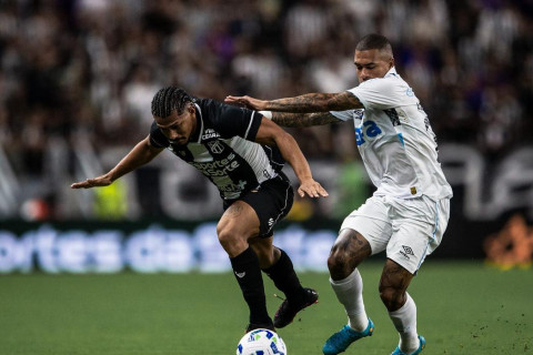 Fernando Sobral desfalca o Ceará contra o Grêmio após terceiro cartão amarelo