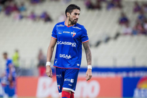 Renato Paiva mudará a escalação do Fortaleza contra o Bragantino após suspensões