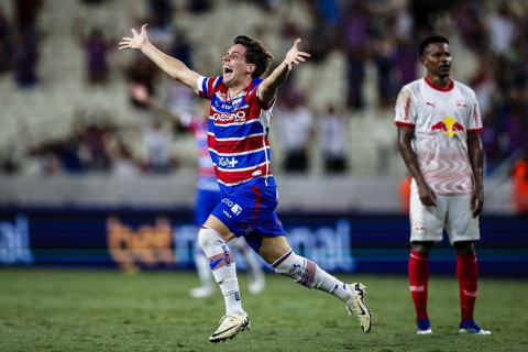 Fortaleza vence com marcas de Renato Paiva e sela união com torcida na Série A