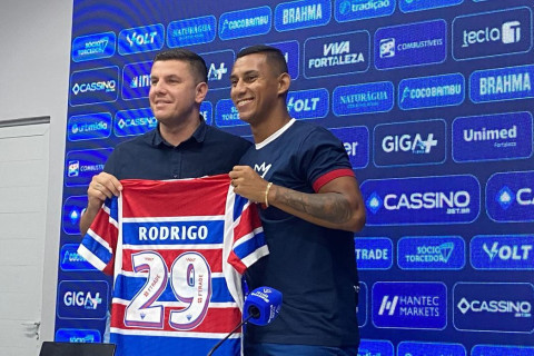 Rodrigo é apresentado pelo Fortaleza e projeta jogo contra o Santos 'Temos que sair dessa situação'