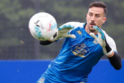 Fortaleza negocia contratação de Helton Leite, goleiro do La Coruña, da Espanha