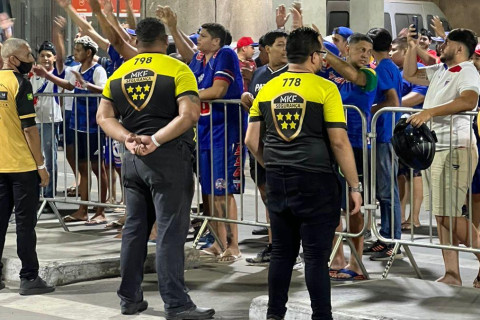Torcida do Fortaleza protesta após derrota para o Mirassol no Castelão; veja