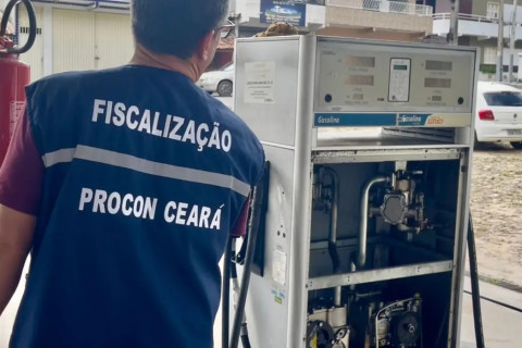 POSTO É AUTUADO EM VIÇOSA DO CEARÁ POR ENTREGAR MENOS COMBUSTÍVEL QUE O INDICADO NA BOMBA