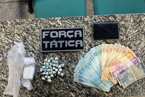 HOMEM É PRESO POR TRÁFICO DE DROGAS EM VIÇOSA DO CEARÁ