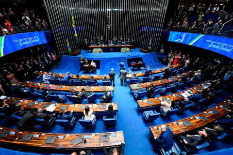 Senadores protocalam pedido de CPI para investigar sexualização de menores na internet