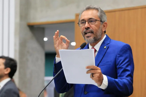 ELMANO ANUNCIA CONCURSO PARA PROFESSORES DA REDE ESTADUAL DO CEARÁ EM 2026