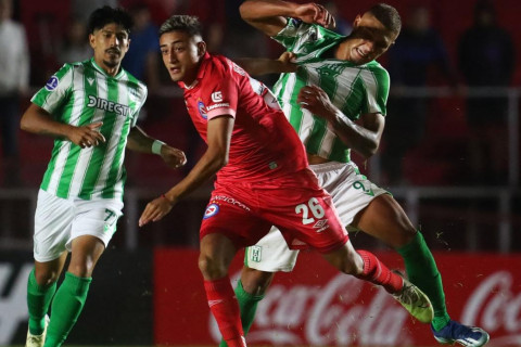 Fortaleza anuncia atacante José Herrera como novo reforço; contrato vai até 2030