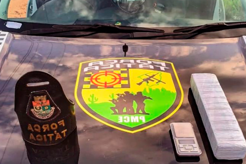 FORÇA TÁTICA APREENDE APROXIMADAMENTE 1 KG DE M@CONHA DURANTE AÇÃO EM VIÇOSA DO CEARÁ