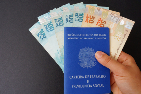 COM AUMENTO DE R$ 103, NOVO SALÁRIO MÍNIMO DE R$ 1.621 COMEÇA A SER PAGO NESTA SEGUNDA